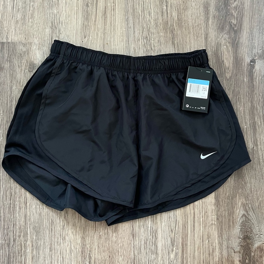 Women’s Nike shorts NWT